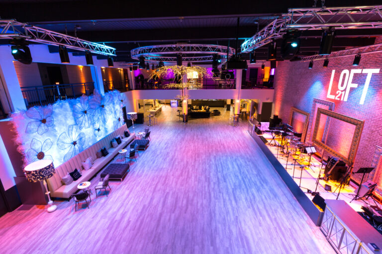 L21-Grand-Opening-Room-Shot-768x512.jpg